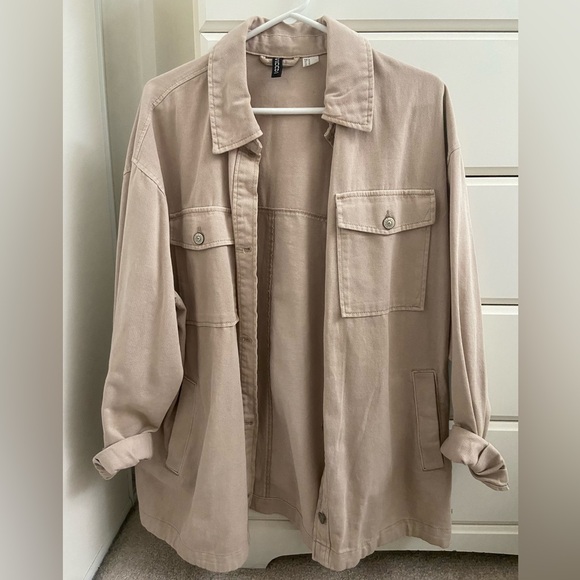 H&M beige denim utility shirt - Picture 1 of 5